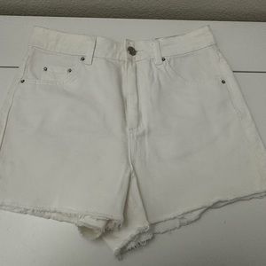 NEW Size: 4 White TOPSHOP High Waist Mom Short